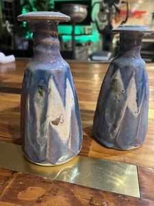 Phil Mayhew Tennessee Studio Keramik verdrehte Vase Paar (2) Tropfglasur Set - Bild 1 von 11