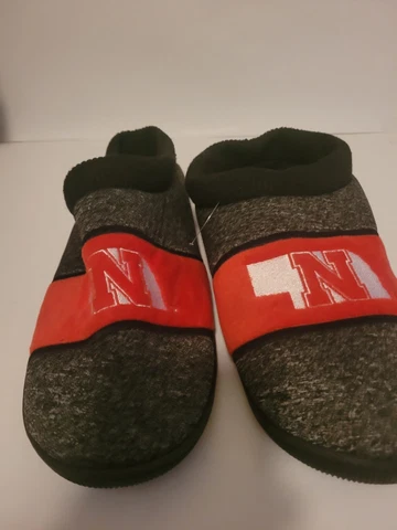 Nebraska Cornhuskers mens slippers XL size 13-14 Cover