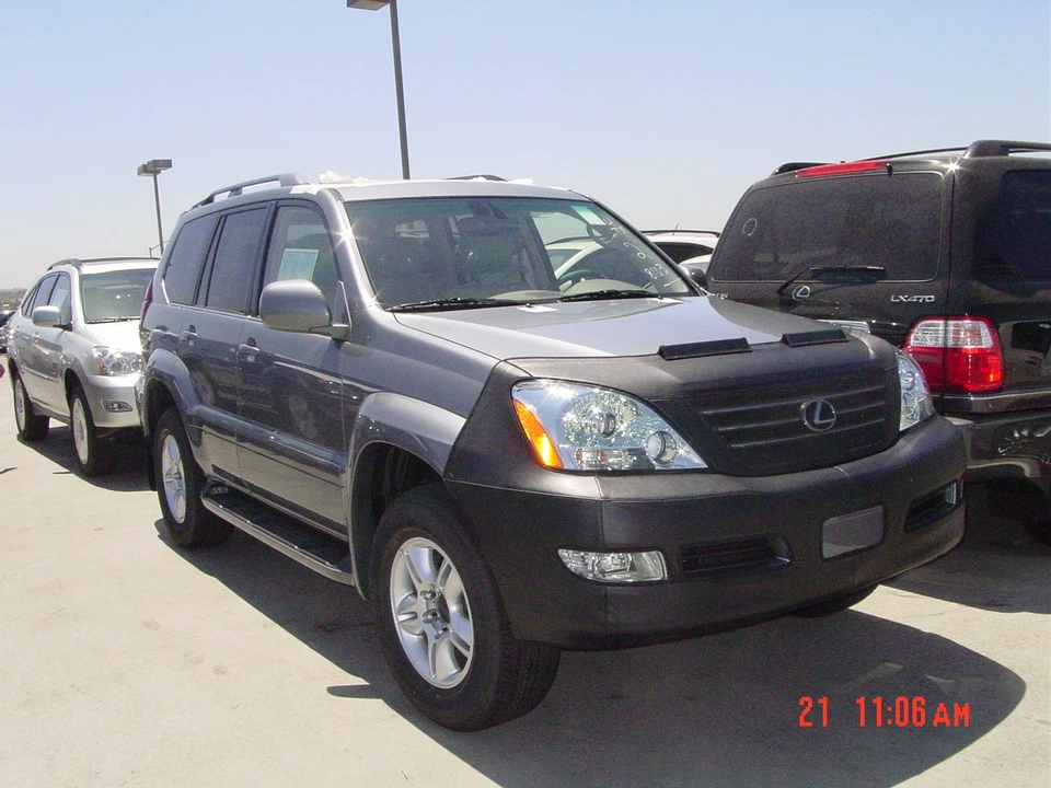 Colgan Front End Mask Bra 2pc.Fits Lexus GX470 2003-2009 With License Plate - Image 1 of 1