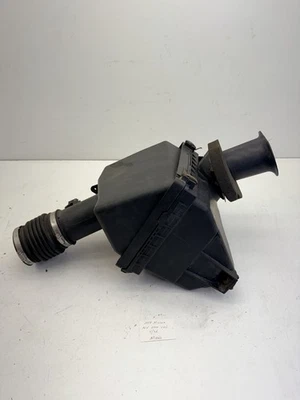 Nissan NV 2500 2012-2020 5,6 L caja purificadora de aire OEM. Foto 1 de 4