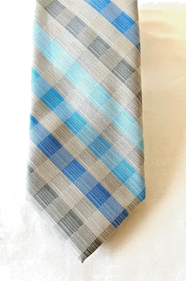 Apt. Gravata 9 cinza e azul, com barra de gravata, 57" x 2,75" nova sem etiquetas, CE! - Imagem 1 de 4