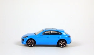 Matchbox Porsche Macan S Blue No Package - Picture 1 of 3