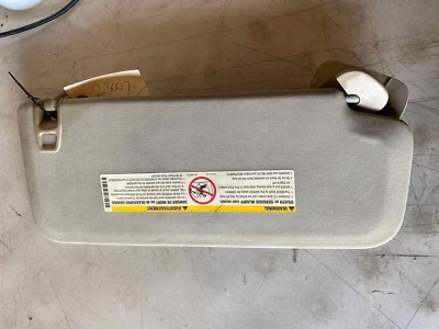 Parasol izquierdo Chevy Silverado 3500 2007-2014 sin iluminación Foto 1 de 4