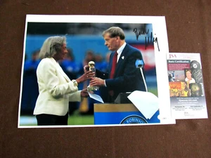 BUD SELIG WITH RACHEL ROBINSON HOF SIGNED AUTO JACKIE ROBBIE DAY 8X10 PHOTO JSA - Picture 1 of 6