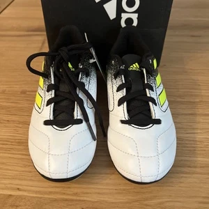 Adidas Ace 17.4 FxG J Football Boots Size 11 White/black - Picture 1 of 5