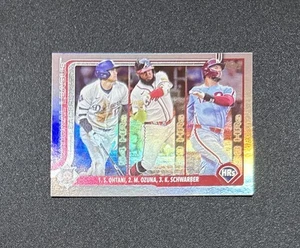 2025 Topps Serie 1 #144 NL Home Run Leaders Rainbow Foil Ohtani Ozuna Schwarber - Imagen 1 de 4