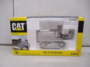 Norscot CAT 2 Ton Tractor 1/16 - Picture 1 of 2