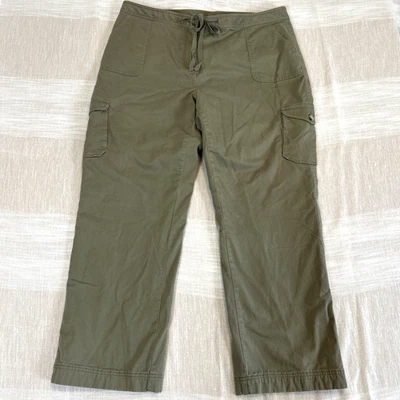 L.L. Bean Women's Favorite Fit Flannel Lined Green Sz 20 Cargo Pants - Image 1 of 4