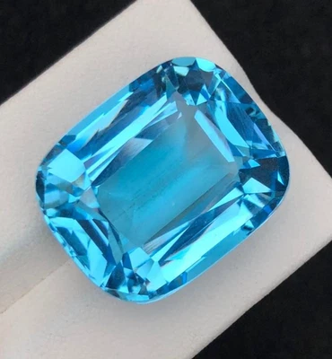 Piedras preciosas sueltas de topacio suizo natural de 55,75 quilates de Brasil Foto 1 de 4