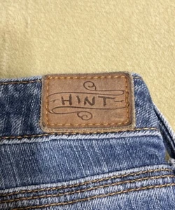Hint Distressed Cuffed Capris Womens Teens 9 Blue Jeans 30x18 - Picture 1 of 10