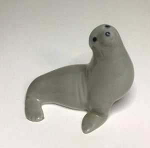 Otagiri Seal Figurine Light Gray 3 1/4 Inch x 3 1/2 Inch Porcelain Japan - Picture 1 of 15