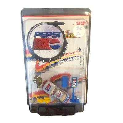 Golden Wheel Team Pepsi #77 Jimmy Peck Silver 19272L Pit Crew Set - Image 1 of 4