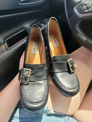 Zapatos de tacón grueso Oxford vintage años 90 Steve Madden de cuero negro sin cordones talla 8,5 Foto 1 de 4