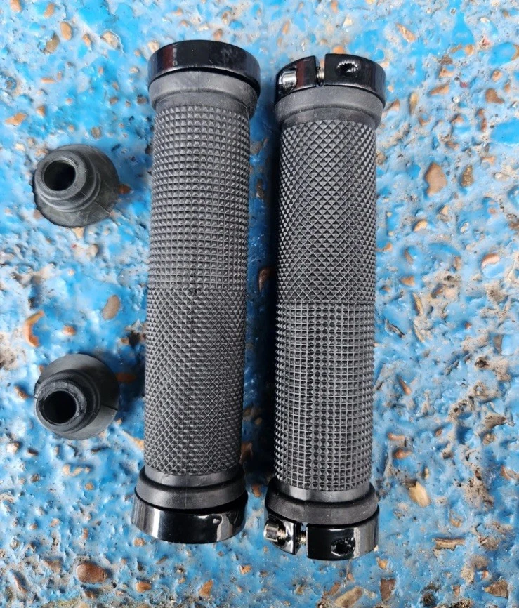Boardman MTB Mountain Bike Grips Bicycle Handle Bar Double Twin Lock Cycle Grip - Image 1 of 1