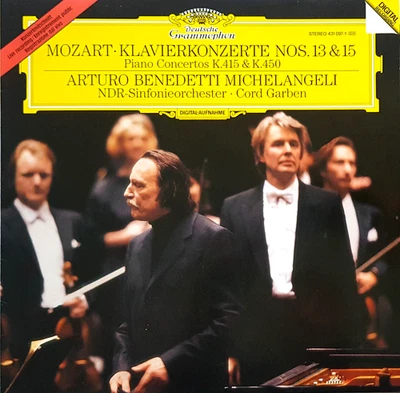Arturo Benedetti Michelangeli: Mozart- Piano Concertos 13 & 15/ DGG Digital 1990 - Image 1 of 3