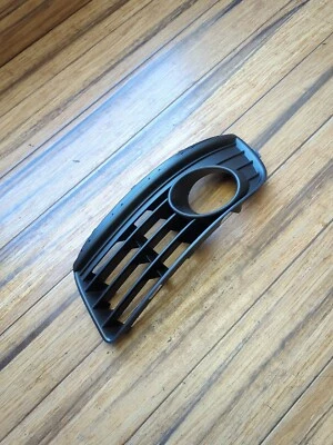 2005-2010 Volkswagen Jetta Front Driver Side Fog Light Cover Matte Black OEM - Изображение 1 из 4