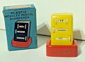 Vintage Pencil Sharpener - Plastic Calendar made in Hong Kong in Original Box NM - Picture 1 of 6