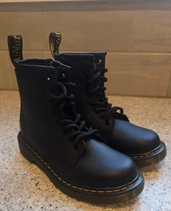 Dr. Marten's Junior 1460 Softy T Leather Lace Up Boots (Youth Sz 12) . - Picture 1 of 6