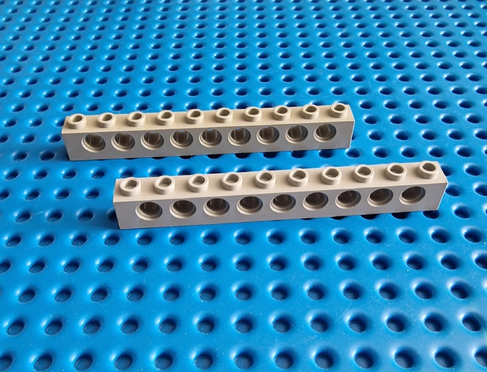 LEGO Technik Lochbalken Lochstein 1x10 alt hellgrau 2 St Technic Brick 2730 A053 - Bild 1 von 1