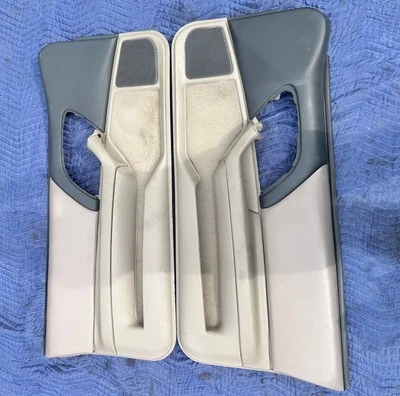 97-02 Chevy Camaro Z28 RS SS Door Panel Neutral Leather LH RH Set Clean 👍 OEM Foto 1 de 4