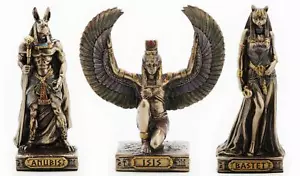 Juego de 3 estatuas en miniatura egipcias de bronce de Isis Anubis y Bastet - Imagen 1 de 4