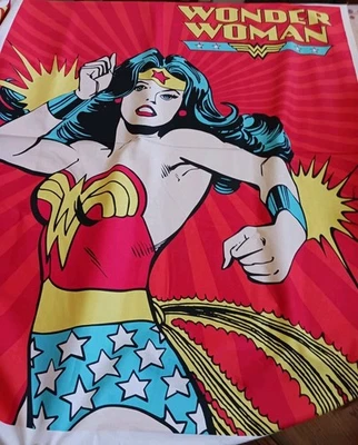 ¡NUEVO! Panel de tela de algodón Camelot DC Wonder Woman 34" Foto 1 de 2
