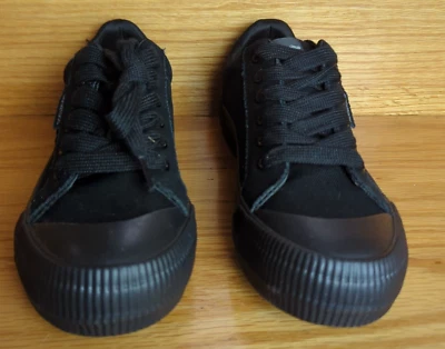 Rocket Dog Women’s Black Cheery Low Top Canvas Sneakers Size 7M NIB - Image 1 of 4