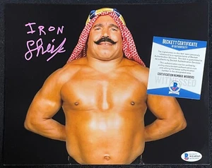 IRON SHEIK SIGNED GLOSSY WWF 8X10 PHOTO BECKETT WITNESS COA WWE - Picture 1 of 1