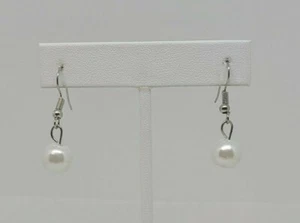 Damen Perlen Französische Draht Ohrringe Weiß Silberfarben Modeschmuck Handarbeit? - Bild 1 von 2