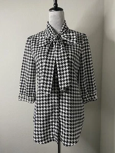 Kardashian Kollection women's long sleeved blouse size S. Item 0062 - Picture 1 of 7