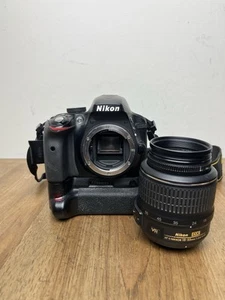 Nikon D3300 Nikon AF-S DX NIKKOR 18-55mm F3.5-5.6 SLR Digital Camera W/ Extras - Picture 1 of 11