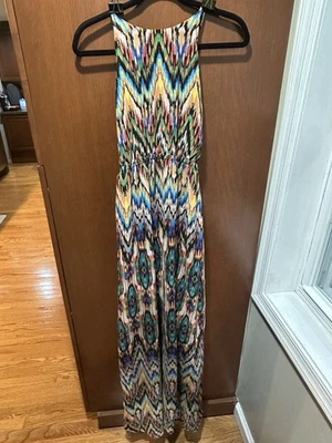 Arden B макси с бретелью через шею платье размер маленький батик стиль узор ремень макси платье - Изображение 1 из 4