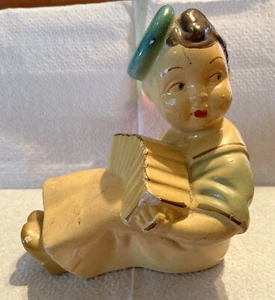 VINTAGE CHALKWARE BOY W/ACCORDION FIGURE CARNIVAL PRIZE WW2 1940'S 6" TALL - Picture 1 of 4