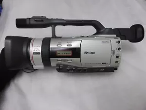 CANON DM-XM2 E - 3CCD DIGITAL VIDEO CAMCORDER XM2 PAL - Picture 1 of 21