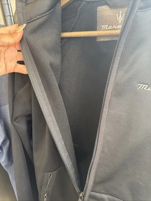 Chaqueta Maserati negra grande con cremallera para hombre Foto 1 de 2