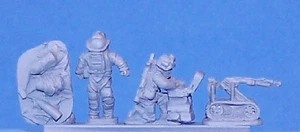 PIG170158 - US BOMB TEAMS - Picture 1 of 1