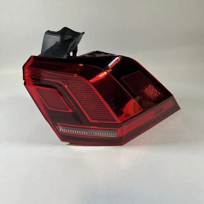 Оригинальный задний фонарь на четверть панели для Volkswagen Tiguan 2018-2023 годов выпуска - Изображение 1 из 4