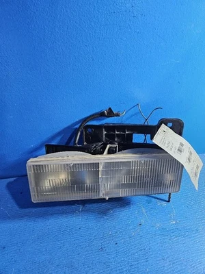 Compuesto de faros de pasajero para camioneta Chevrolet 3500 90-02 6550 Foto 1 de 4