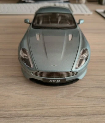 Aston Martin DB9 1:18, marca Welly - Immagine 1 di 4