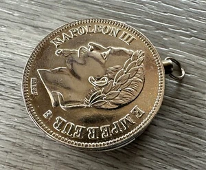 Ancien briquet Reproduction Monnaie Napoléon III - Metal - Imagen 1 de 3