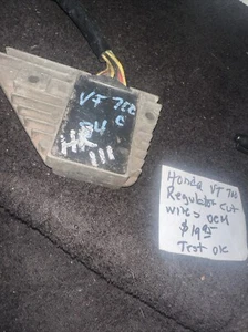1983 - 1985 HONDA SHADOW VT 500 700 RECTIFER VOLTAGE REGULATOR  Oem Read - Picture 1 of 4