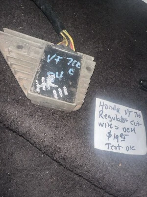 1983 - 1985 HONDA SHADOW VT 500 700 RECTIFER VOLTAGE REGULATOR  Oem Read - Image 1 of 4