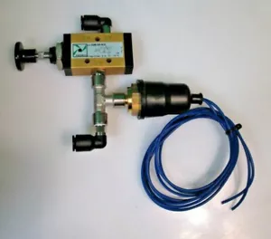 Válvula neumática con botón pulsador PNEUMAX 228,32,8/2 3/2 vías 1/8" BSP con interruptor PMN2A - Imagen 1 de 5