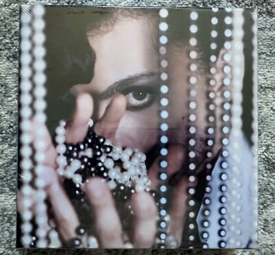 PRINCE - DIAMONDS AND PEARLS - 7” Pearl Colored Vinyl Box Set 1206/1991 - Image 1 of 2