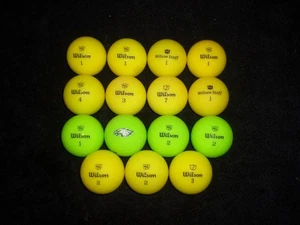 15 gelb/grüne Wilson Staff Duo Soft Matte Golfbälle - Bild 1 von 2