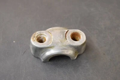 HONDA CB350 CB750 CB550 CB500 CB450 CB400 CB360 CB77 CB72 FORK AXLE HOLDER CAP - Image 1 of 4