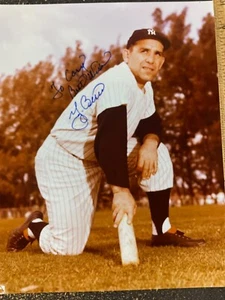 Autogramm BILD YOGI BERRA AUS DEM CORY B. KONVOLUT SEHR SCHÖNES BILD - Bild 1 von 2