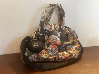 Bandolera Tokidoki LeSportsac con asas. Foto 1 de 4