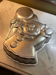 Birthday Clown Cake Pan  Clown with Balloons Wilton  502-3193 - vintage 1981 - Picture 1 of 4