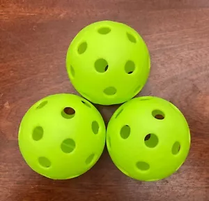 Jugs pickleball ball set of 3 pickleball indoor 26 hole green balls - Picture 1 of 2